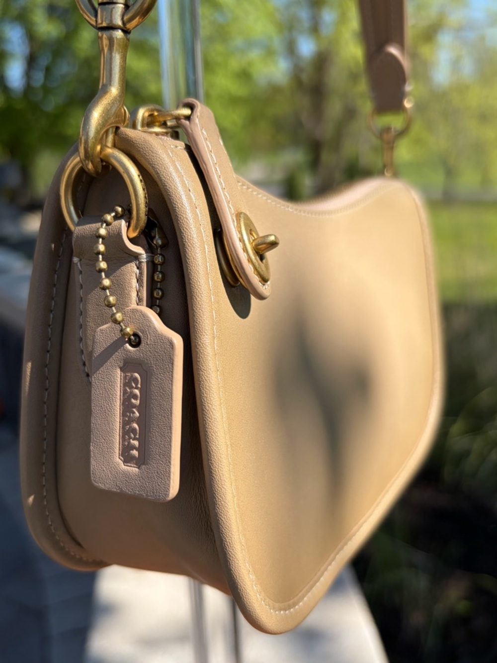 Coach Swinger 20 Limited Edition Taupe Glovetanned Leather EUC - Picture 5 of 16